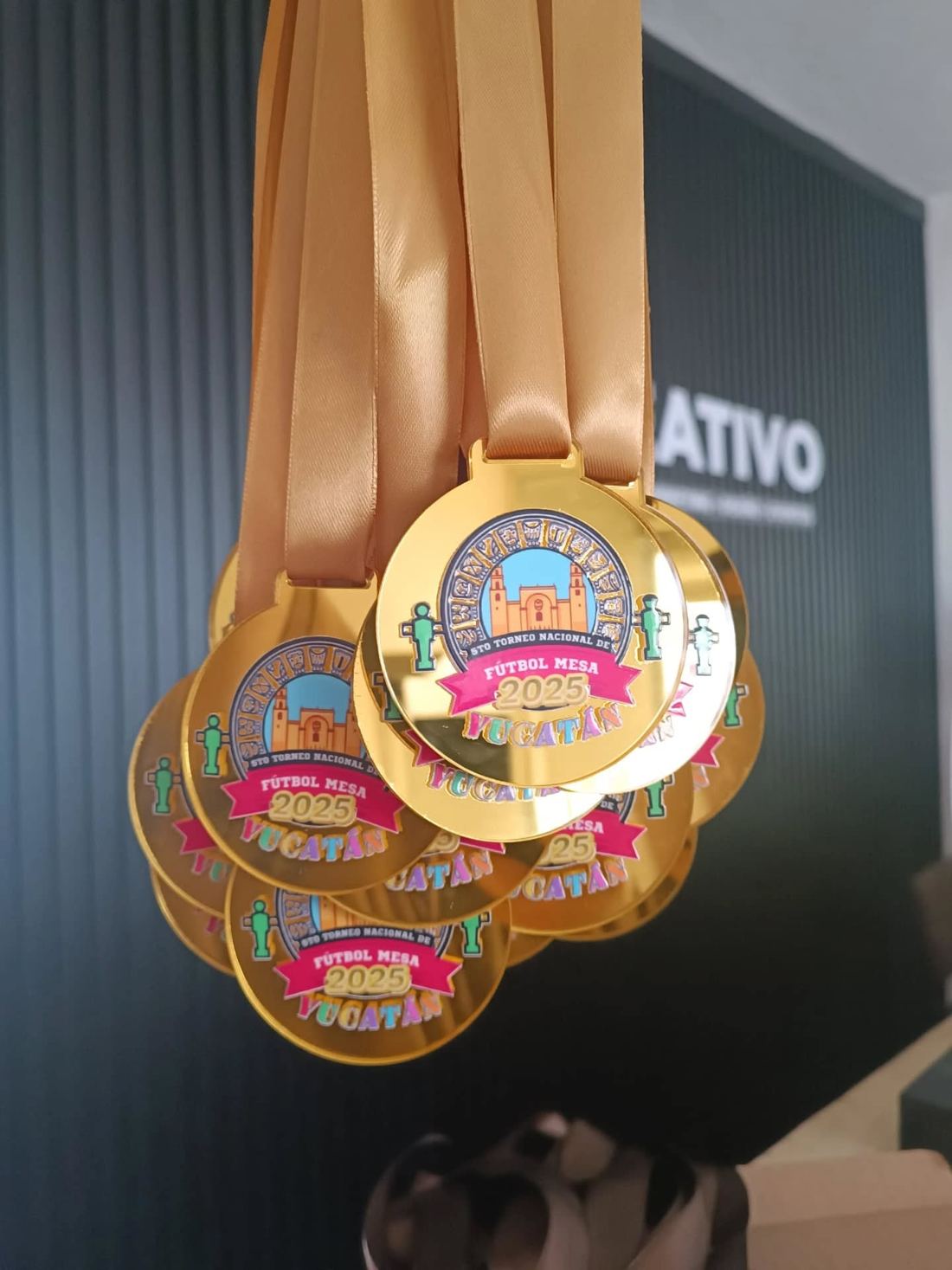 Medallas doradas con impresión a color